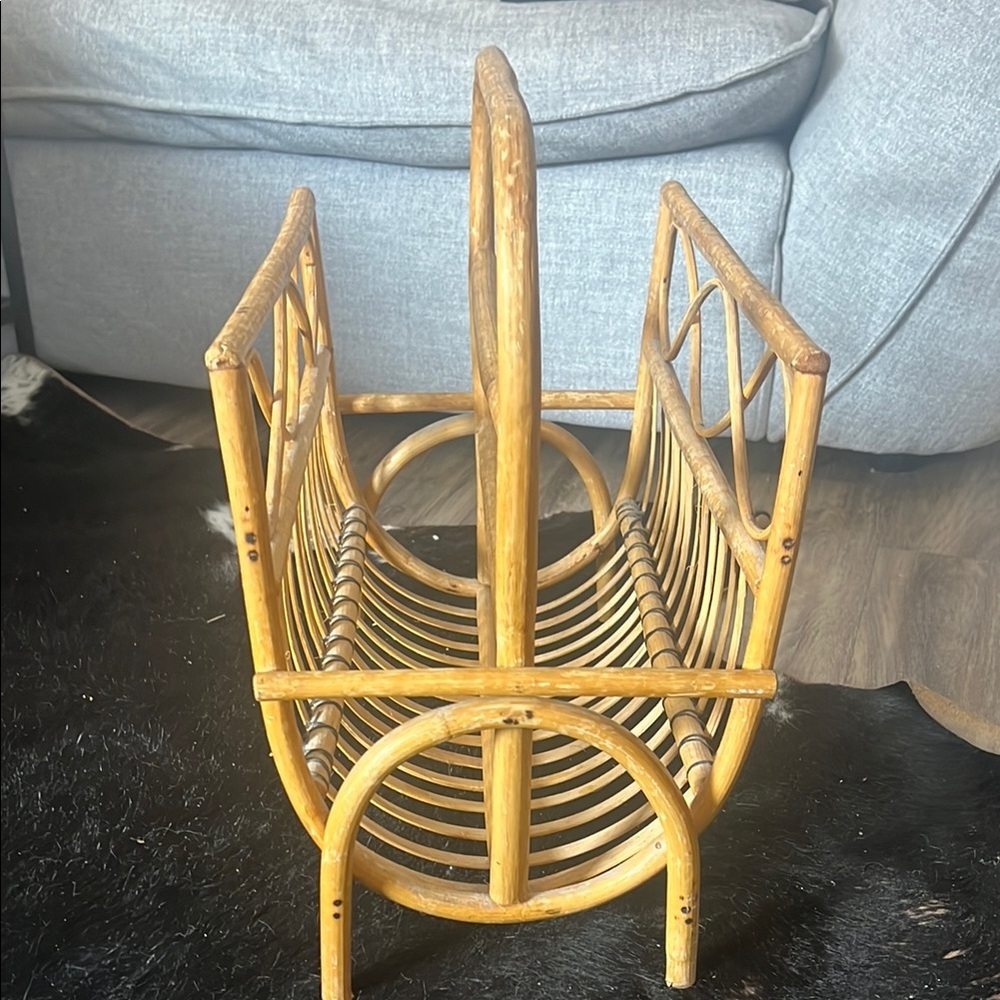 Vintage Rattan Magazine Rack - Natural Brown - Picture 3 of 10